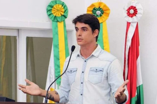 Prefeito de Laguna deixa o PL e retorna ao Republicanos após embate com deputados