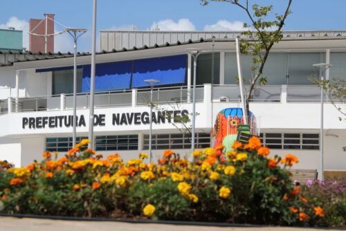 Prefeitura de Navegantes exonera diretora presa com 135 quilos de maconha em Joinville