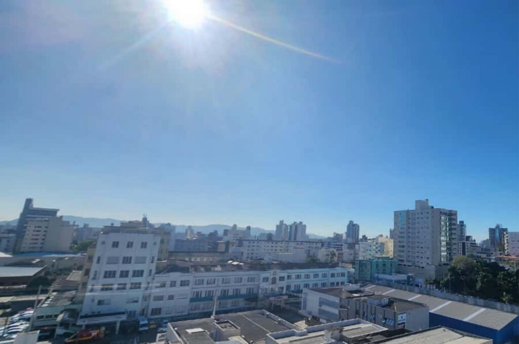 Sol predomina em Santa Catarina, mas Oeste pode ter temporais à noite