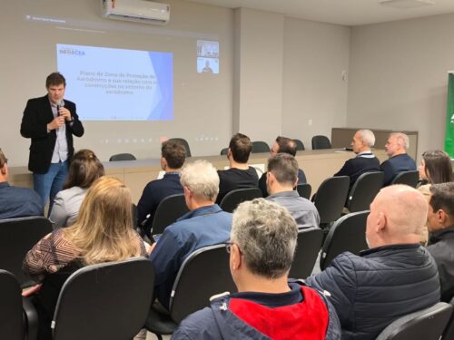 Navegantes discute plano de proteção do aeroporto e impactos no desenvolvimento urbano