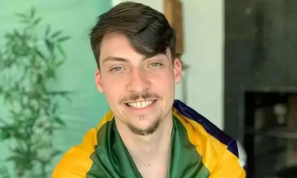 Jair Renan Bolsonaro abandona plenário antes de discussão de projeto de sua autoria em Balneário Camboriú