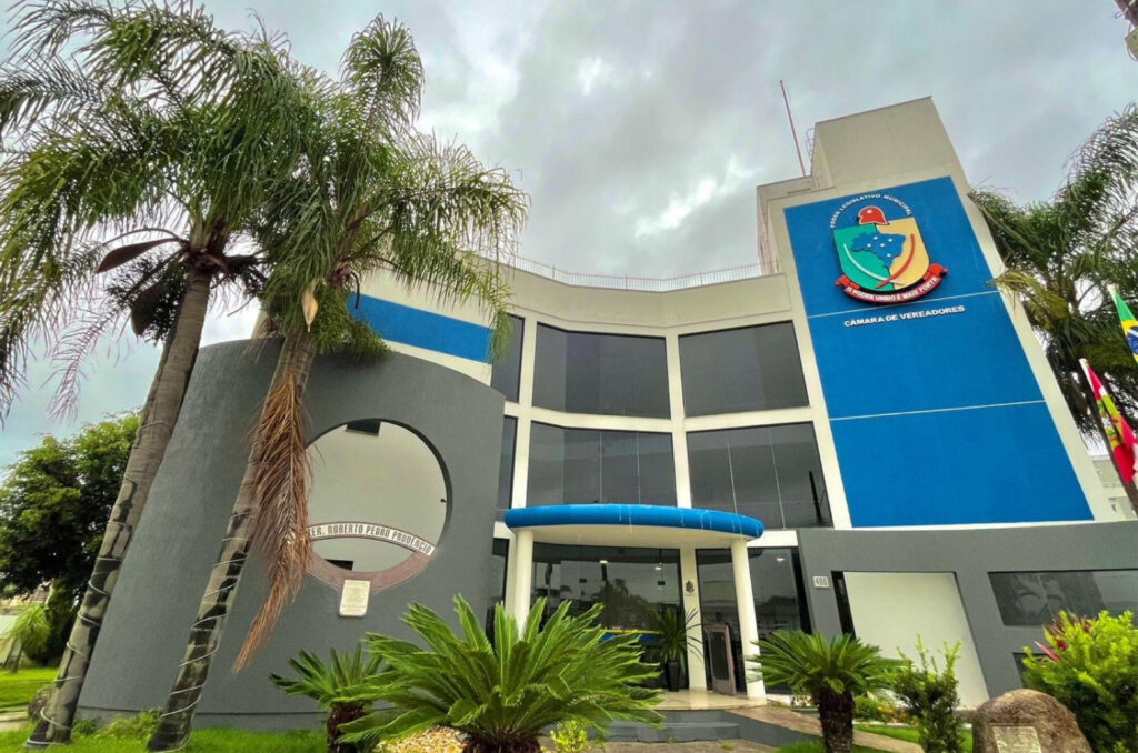 Vereadores pedem CPI para investigar contrato de empresa ligada a servidora em Capivari de Baixo