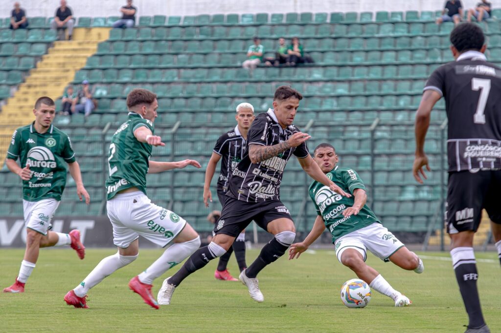 Figueirense vence a Chapecoense e avança para as semifinais da Copa SC