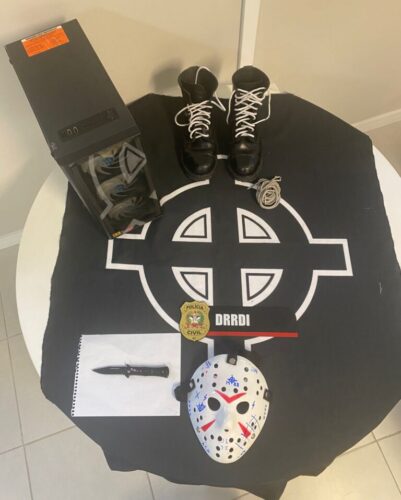 Símbolos de apologia ao nazismo são apreendidos com adolescente de Palhoça