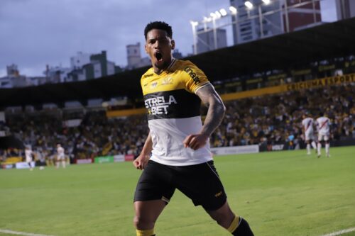 Criciúma vence Atlético-GO e se aproxima do G4 do Brasileirão da Série B