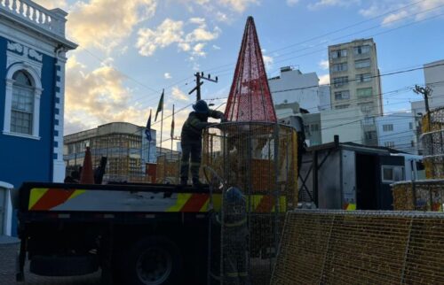 Castelo Diamante começa a ser montado e inauguração será no dia 30 em Tubarão