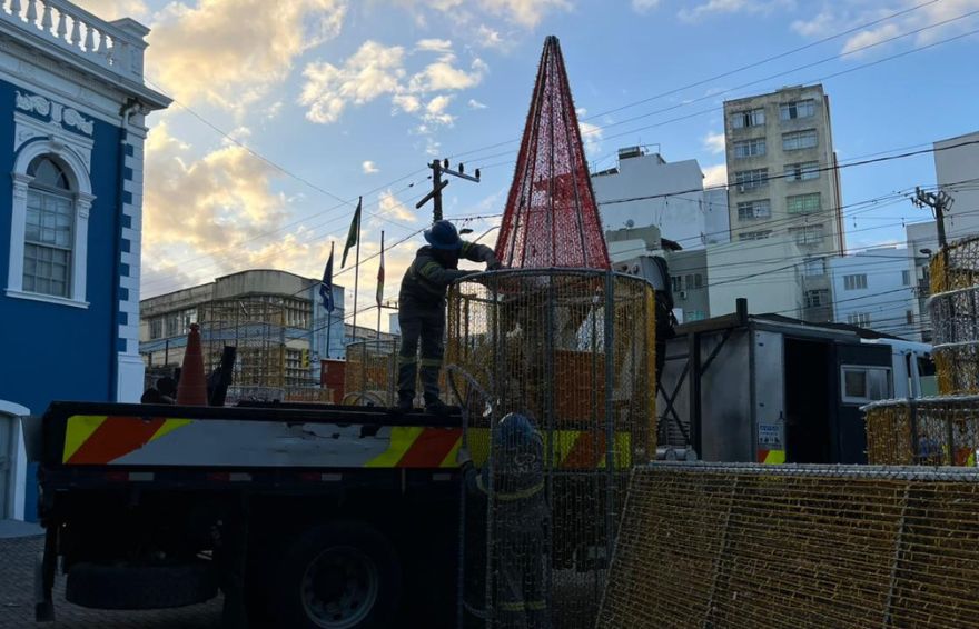 Castelo Diamante começa a ser montado e inauguração será no dia 30 em Tubarão