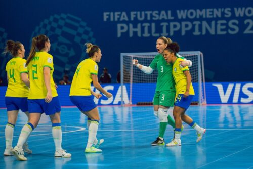 Brasil goleia Irã na estreia da primeira edição da Copa do Mundo feminina de Futsal da FIFA
