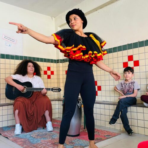 Espetáculo gratuito “Contos de Dona Karabá” será apresentado neste domingo em Florianópolis