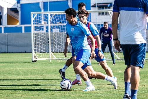 Avaí retoma treinos e se prepara para enfrentar o Vila Nova em Goiânia
