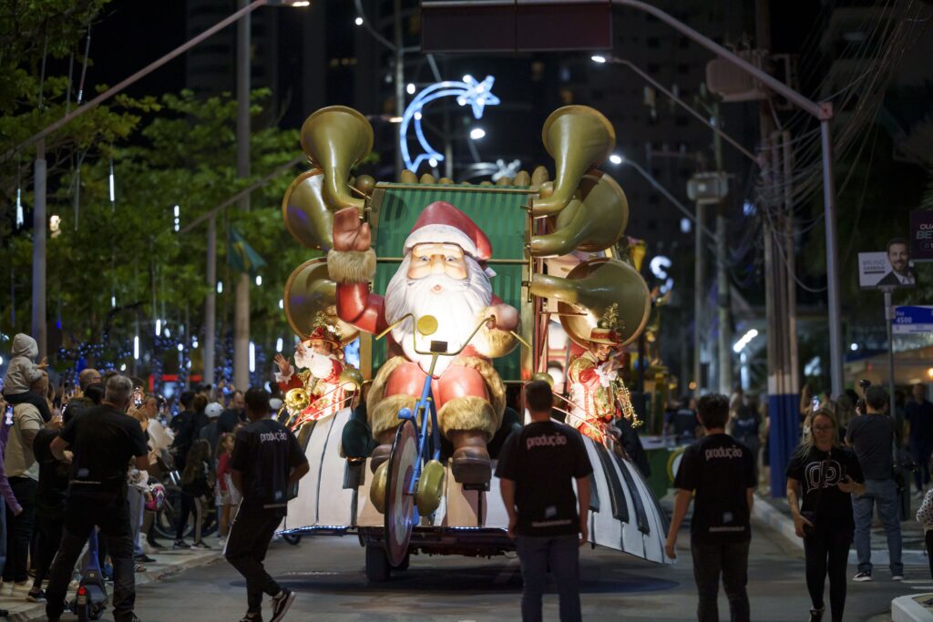 Balneário Camboriú terá desfile extra do Viva o Natal BC 2025 nesta sexta-feira