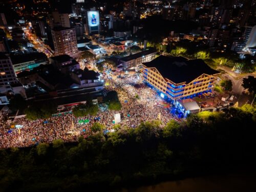 Blumenau terá Réveillon com Turma do Pagode e fogos de baixo ruído
