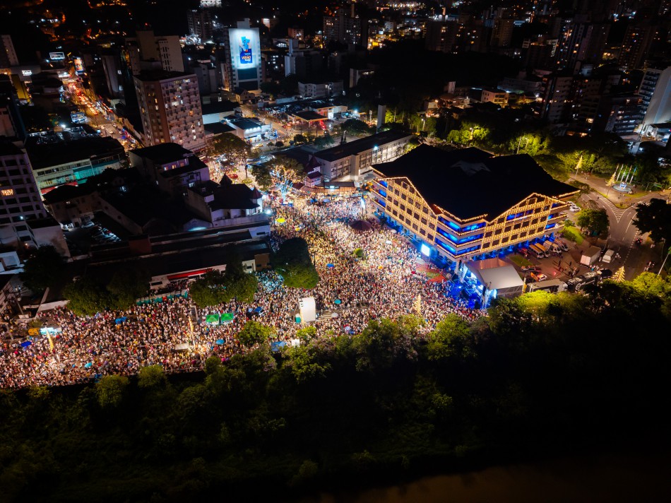 Blumenau terá Réveillon com Turma do Pagode e fogos de baixo ruído