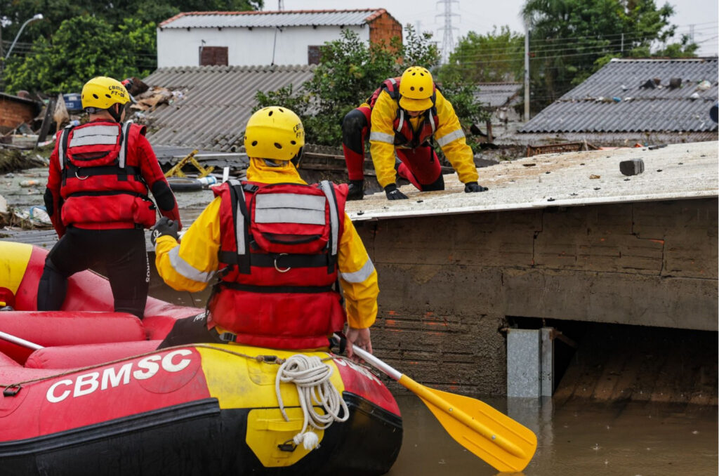 Bombeiros de SC mantêm Força-Tarefa em alerta por causa de ciclone no Sul do estado