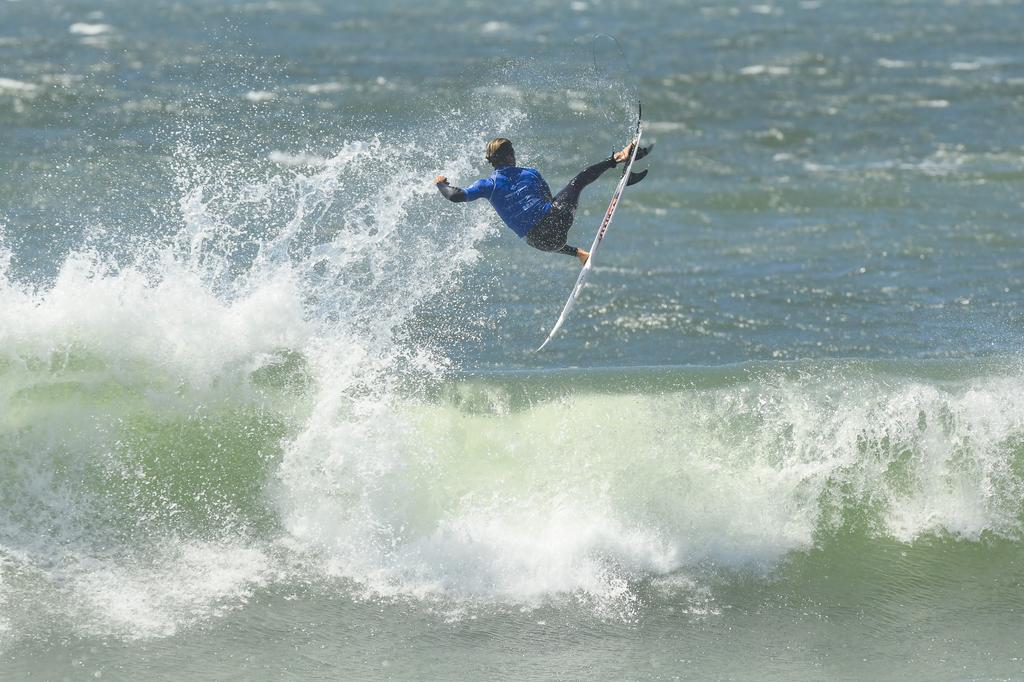 Catarinenses dominam a Praia Mole no Dream Tour Floripa