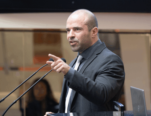 Deputados catarinenses criticam prisão de Jair Bolsonaro em sessão na Alesc