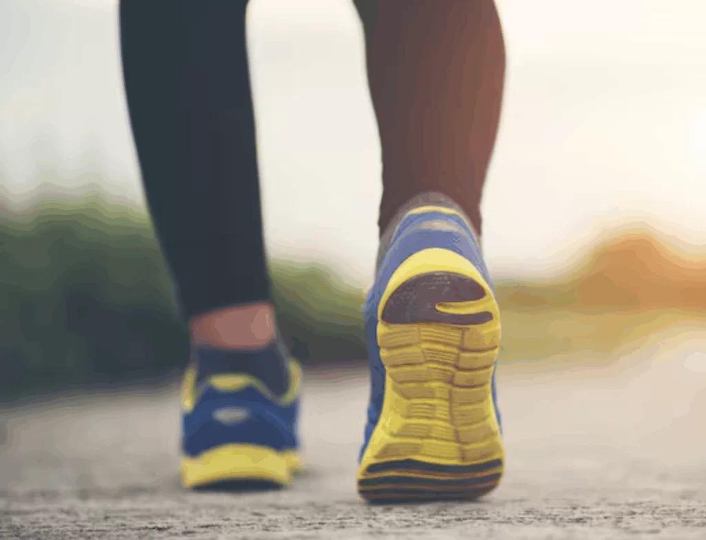 Caminhadas de 15 minutos reduzem risco de morte, aponta estudo internacional