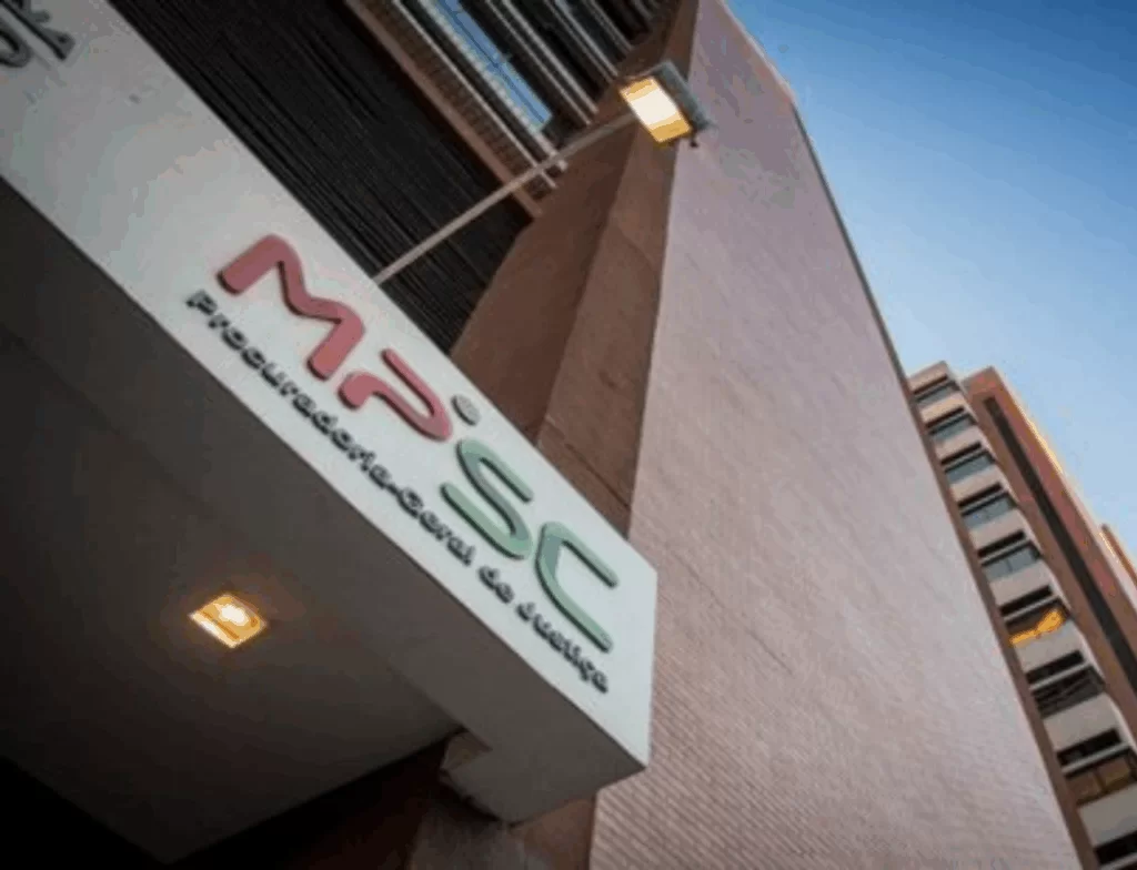 MPSC cobra ações imediatas de Porto Belo e Bombinhas por uso irregular de temporários