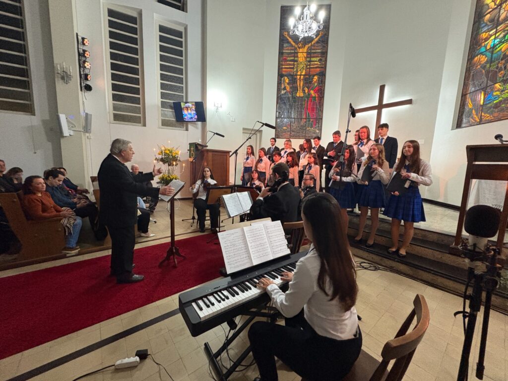 Coro e orquestra anunciam a chegada do Natal em Itajaí nesta quarta-feira