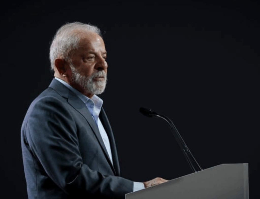 Lula sanciona lei que proíbe linguagem neutra em textos da administração pública