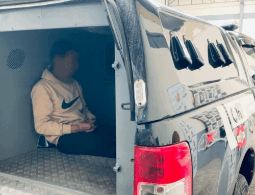 Professor investigado por abusar de alunas se entrega após dois dias escondido em mata