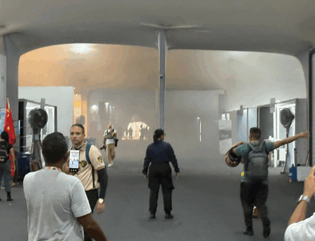 Incêndio atinge pavilhão da COP 30 e provoca evacuação em Belém