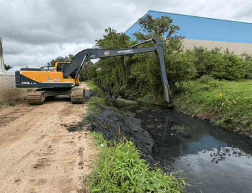 Defesa Civil realiza limpeza de vala para prevenir alagamentos em Santa Luzia