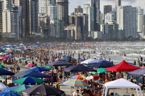 Feriadão deve levar ocupação hoteleira acima de 90% em Balneário Camboriú