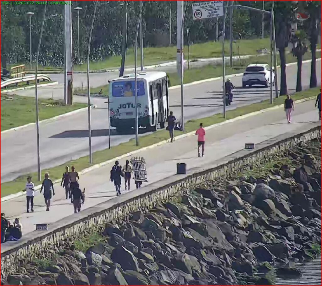 Guarda Municipal prende dupla flagrada carregando portão furtado na Beira-Mar de São José