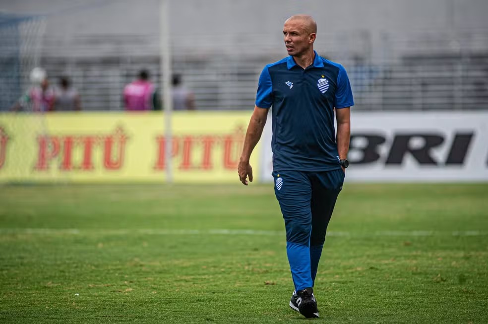 Higo Magalhães é o novo técnico do Brusque para a temporada 2026 - Foto: Augusto Oliveira/CSA