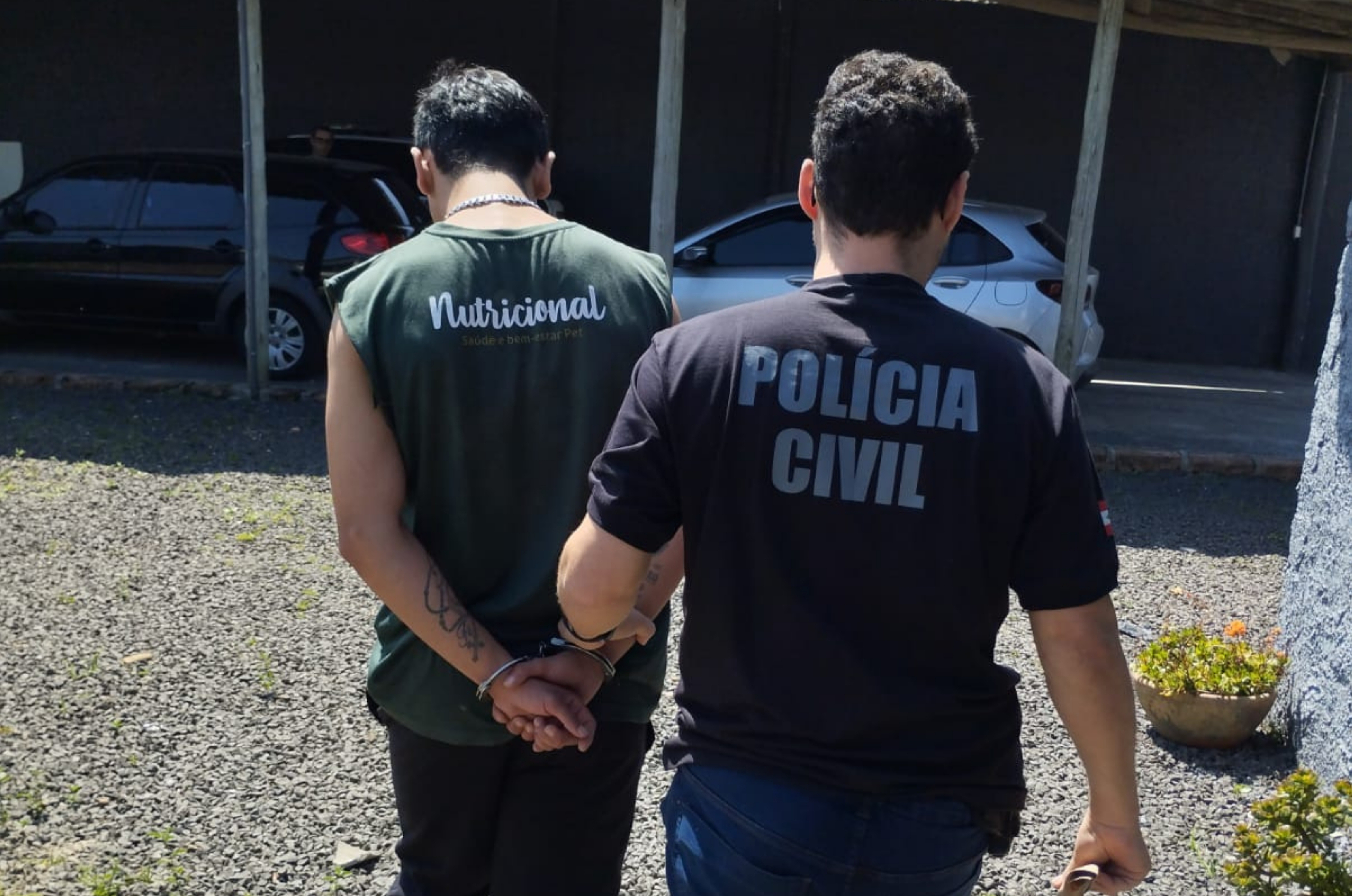 Homem é preso por agredir ex-companheira e sequestrar a filha em Araranguá