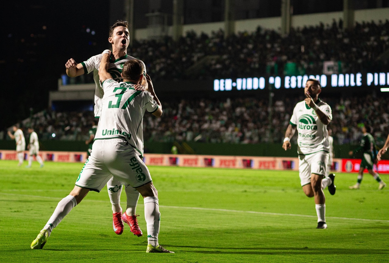 Chapecoense retorna após 4 anos à elite do futebol nacional em 2026