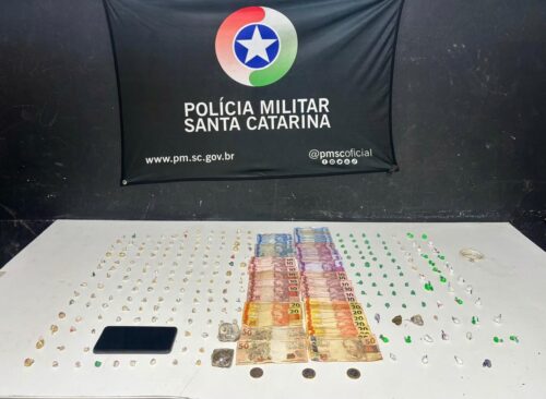 Incursão policial no Morro do Matadouro termina com dois detidos por tráfico em Itajaí