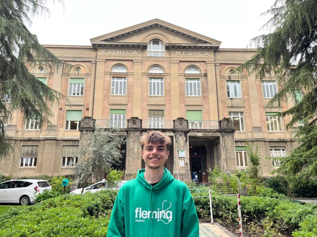 Catarinense de 18 anos é aprovado em Medicina na universidade mais antiga do mundo