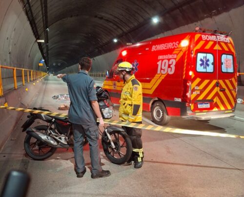 Jovem morre em acidente de moto no Túnel Antonieta de Barros, em Florianópolis