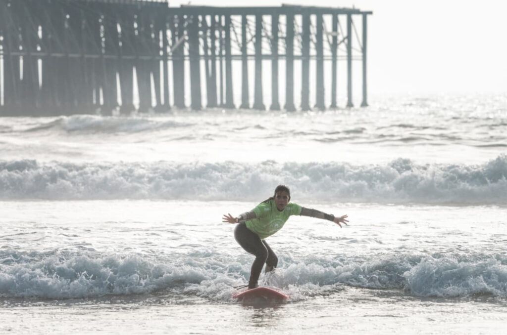 Maryele Cardoso garante vaga na final do Mundial de Surf Adaptado na Califórnia