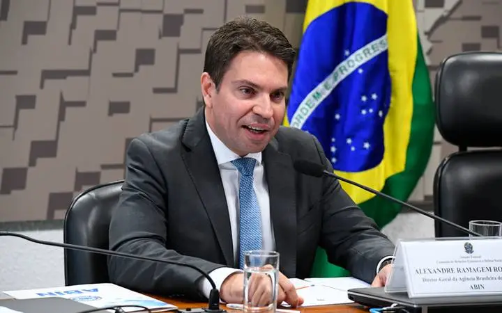 Moraes decreta prisão do deputado Alexandre Ramagem após viagem não autorizada aos EUA