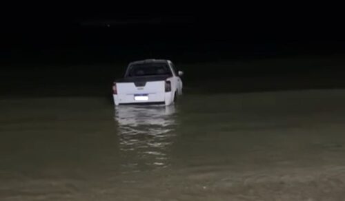 Motorista é detido após invadir faixa de areia com carro em Florianópolis