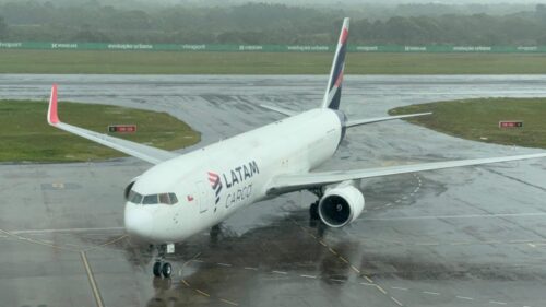 Navegantes recebe primeiro voo cargueiro internacional e entra na rota com Miami