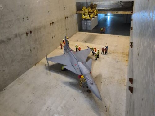 Novo caça Gripen desembarca em Navegantes e reforça papel estratégico do aeroporto
