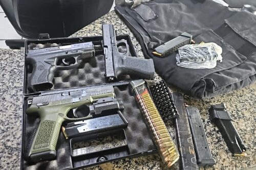 PRF prende homem com armas e munições de uso restrito na BR-101 em Joinville