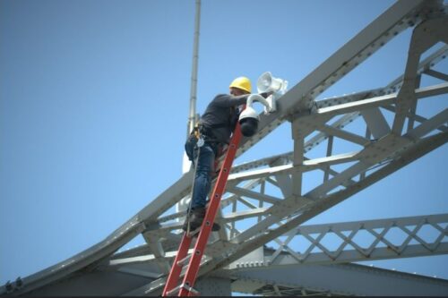 Ponte Hercílio Luz recebe sistema moderno de monitoramento com reconhecimento facial