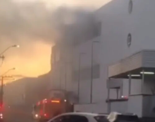 Princípio de incêndio mobiliza bombeiros em shopping de Palhoça nesta manhã