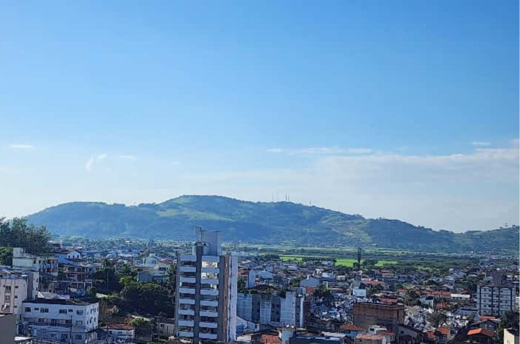 Quarta-feira terá tempo estável em SC, com chance de chuva fraca no litoral