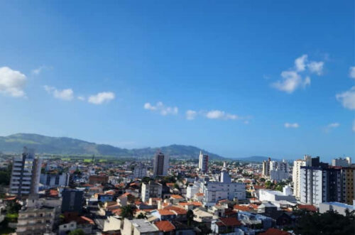 Quinta-feira será de tempo firme em Santa Catarina, com calor à tarde