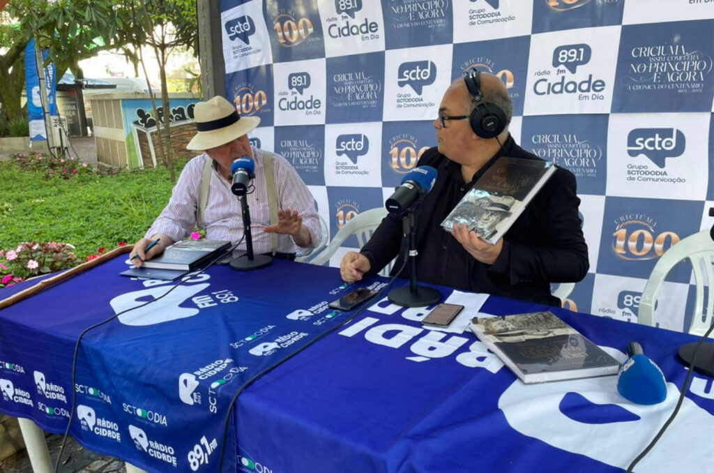 Rádio Cidade em Dia lança livro no Centenário de Emancipação de Criciúma. - Fotos: Divulgação/Rádio Cidade em Dia