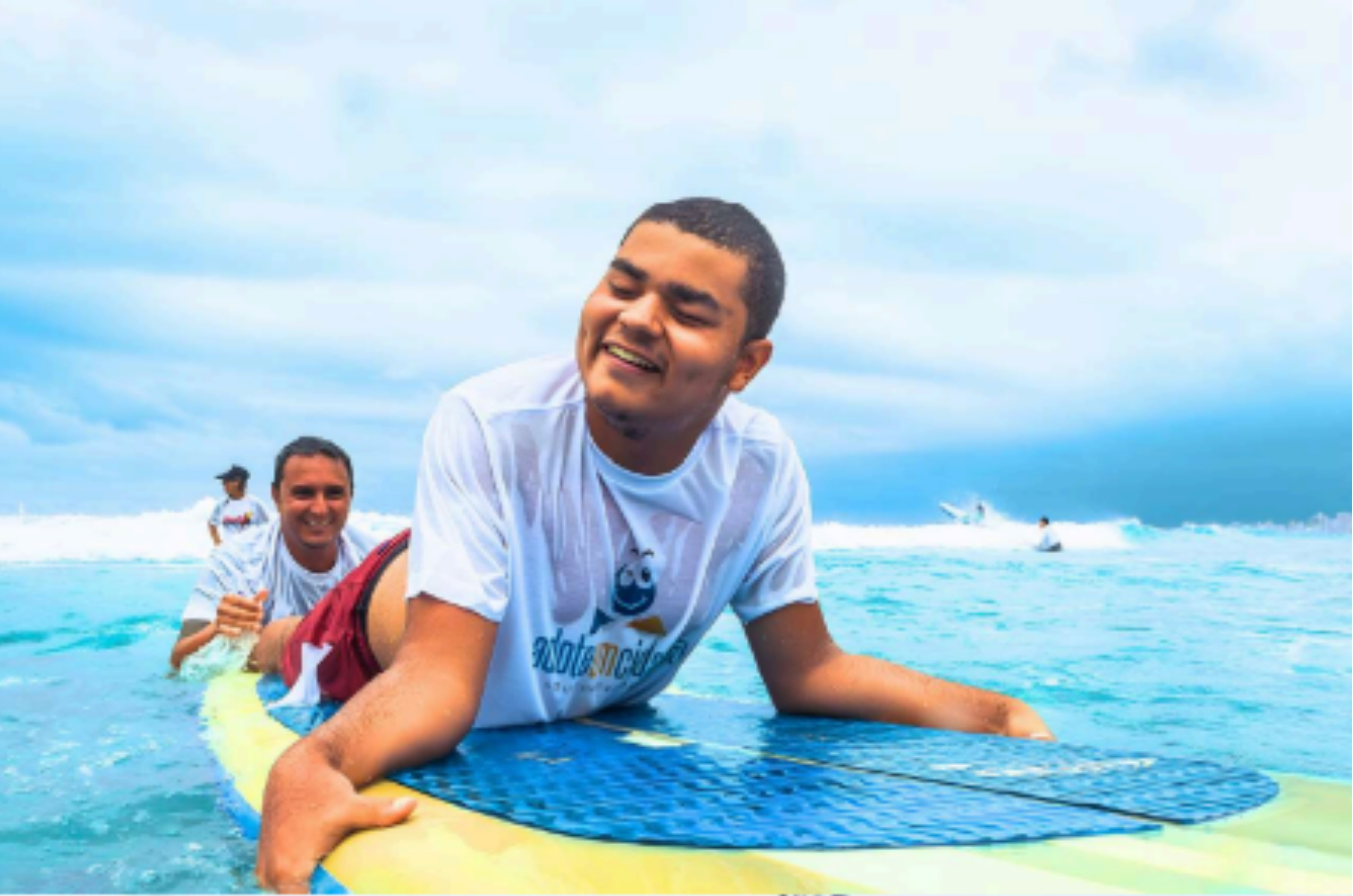 Surf Eficiente leva inclusão às ondas em Balneário Gaivota