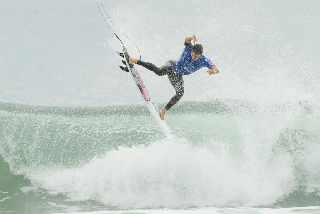 Três candidatos ao título caem na repescagem do Dream Tour Floripa