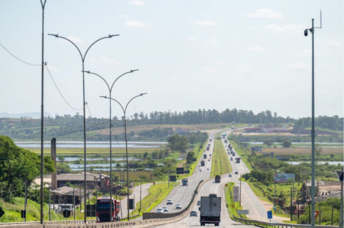 Último feriado antes das festas deve movimentar mais de 750 mil veículos na BR-101 Sul em SC