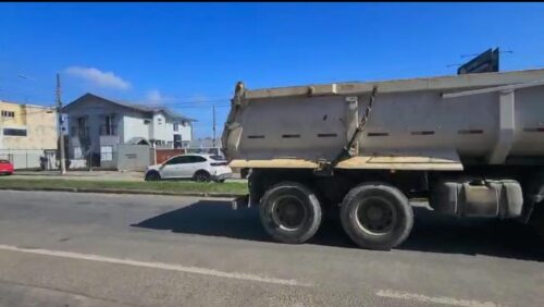 VÍDEO: desnível em via do bairro Oficinas preocupa moradores e causa quedas em Tubarão